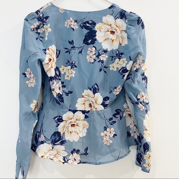 Yumi Kim blue silk blend button up floral top NWOT - Picture 3 of 8